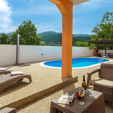 Amazing apartment in Matulji with 2 Bedrooms, WiFi&Outdoor swimming pool Buitenkant foto