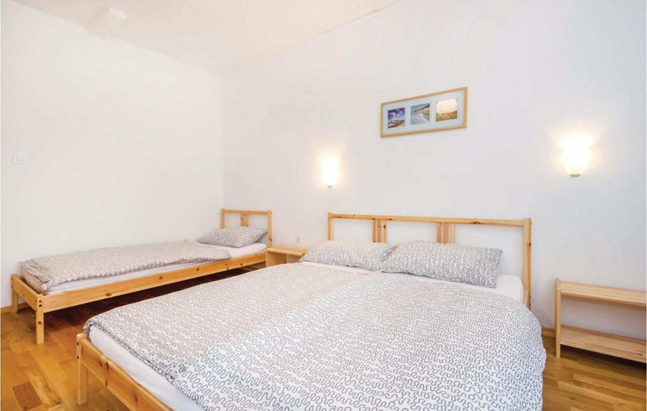 Amazing apartment in Matulji with 2 Bedrooms, WiFi&Outdoor swimming pool Buitenkant foto