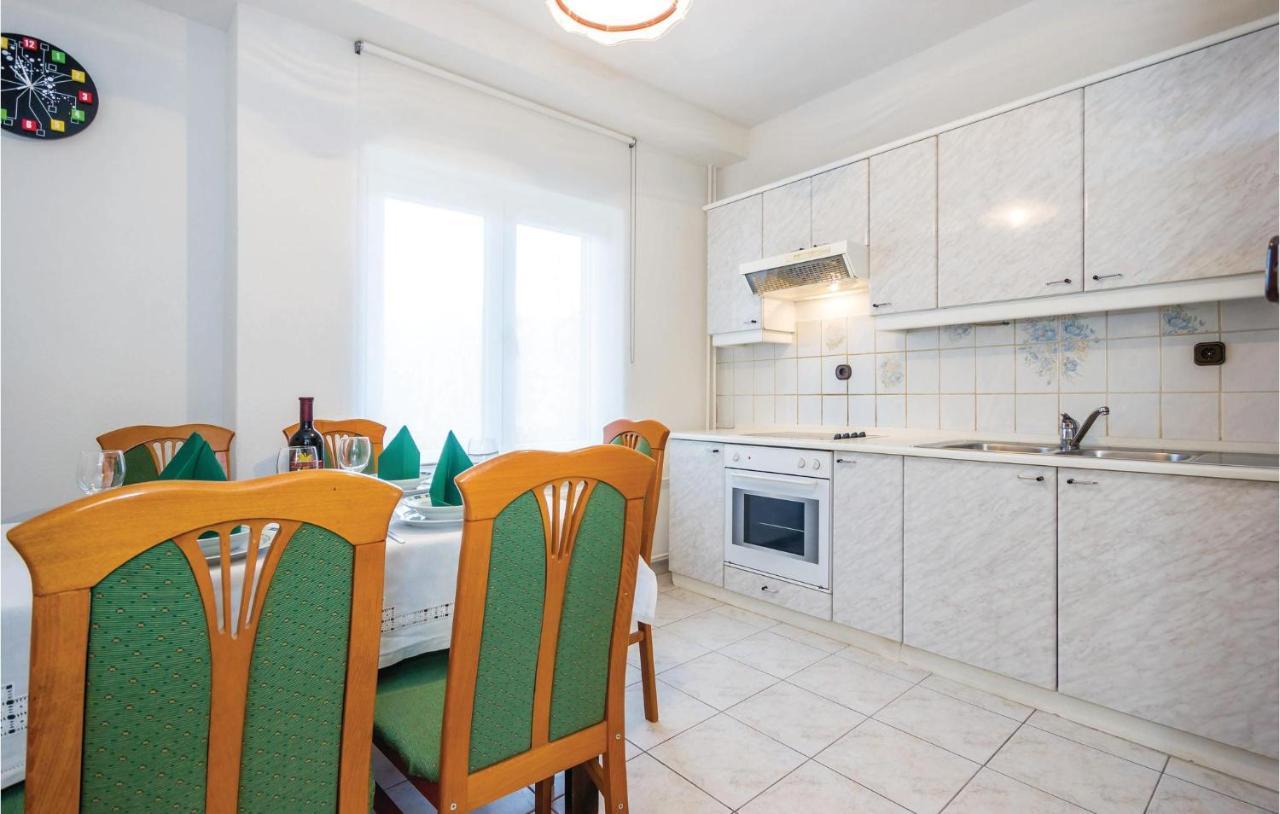 Amazing apartment in Matulji with 2 Bedrooms, WiFi&Outdoor swimming pool Buitenkant foto